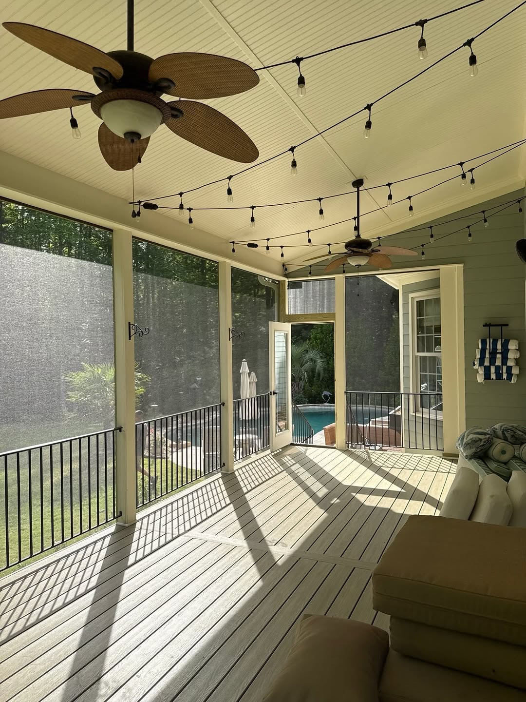 screened in deck for bug free evenings Screened-In Deck for Bug-Free Evenings