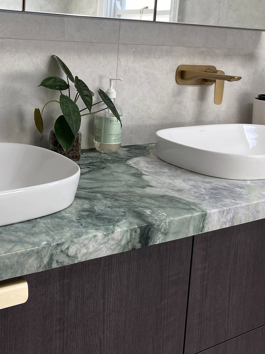 statement stone tops that ground the room Statement Stone Tops That Ground the Room