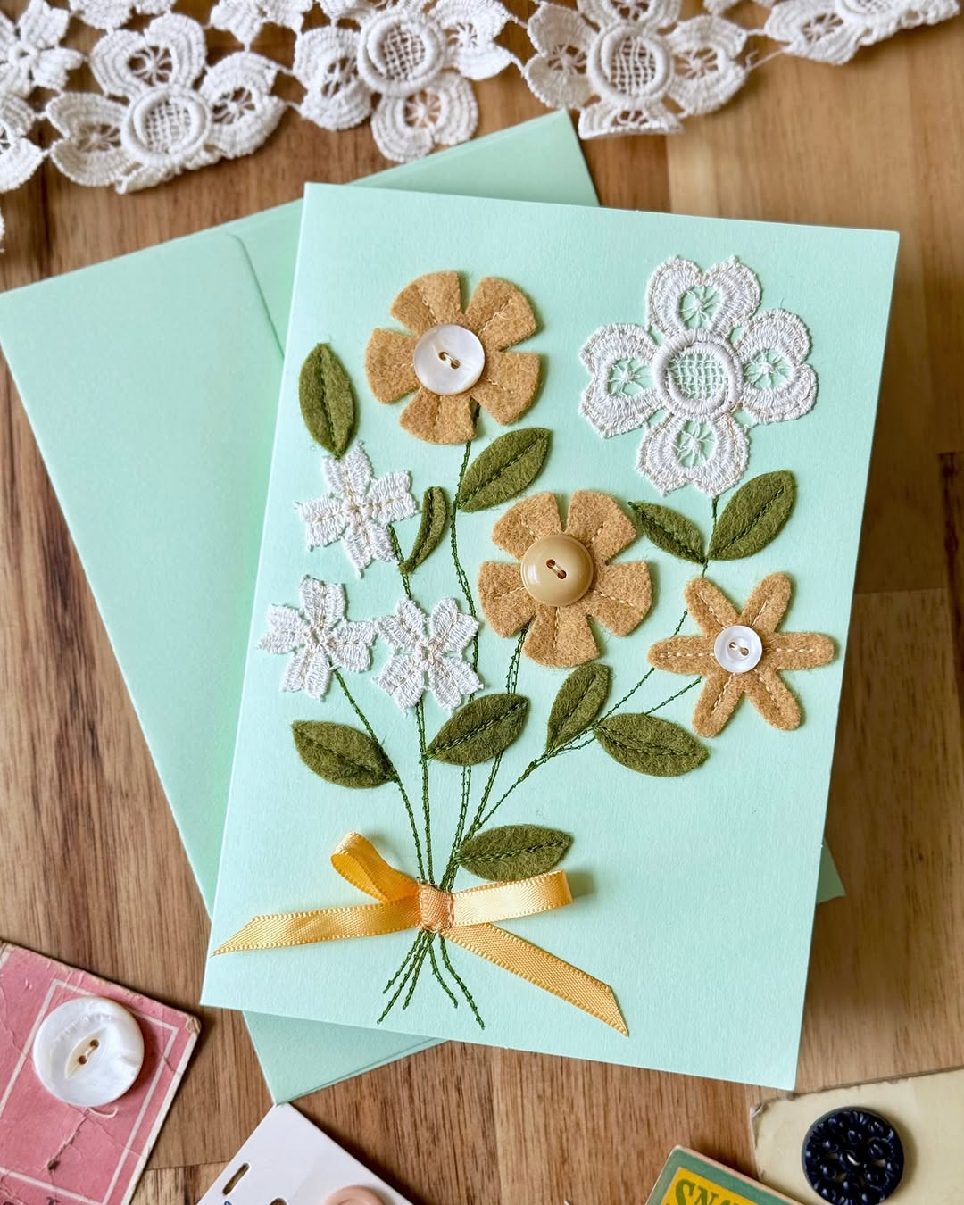 Vintage Lace Accent Cards